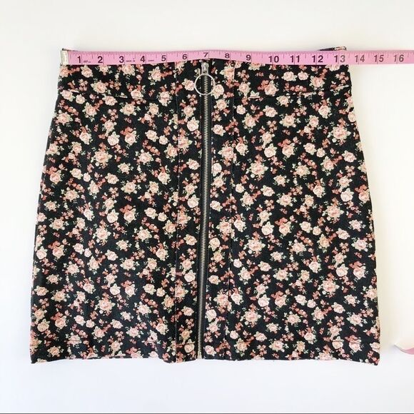 Forever 21 floral denim mini skirt size small - Picture 5 of 6